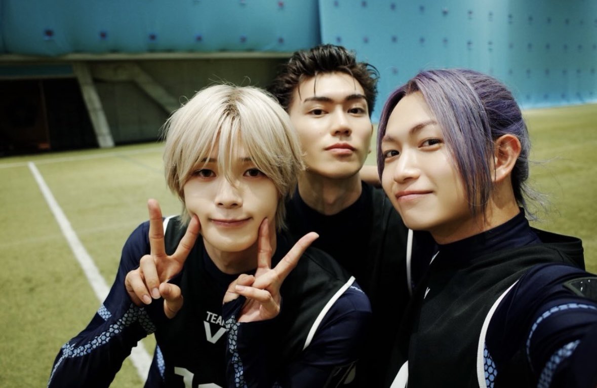 ケイくんが載せてくれたTeam vのオフショ良すぎる( ꜆´߹ᴗ߹)꜆=͟͟͞͞♡