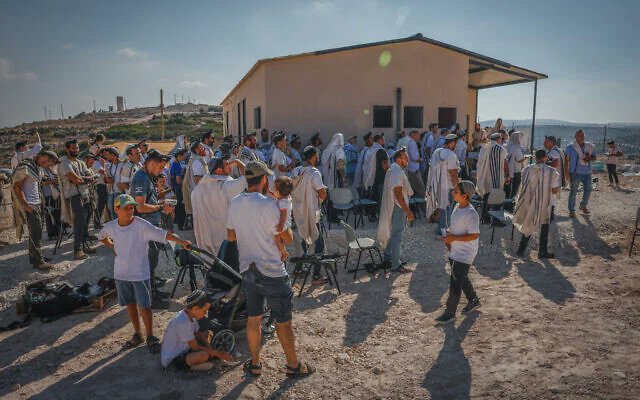 Itongadol's tweet photo. Familias judías regresan a la reconstruida localidad de Ganim en Samaria (Agencia AJN)

Nota: https://t.co/ELQ5K0vASj

 @bezalelsm @Israel_katz #Israel #Ganim #Samaria https://t.co/gdAcjgXXX4