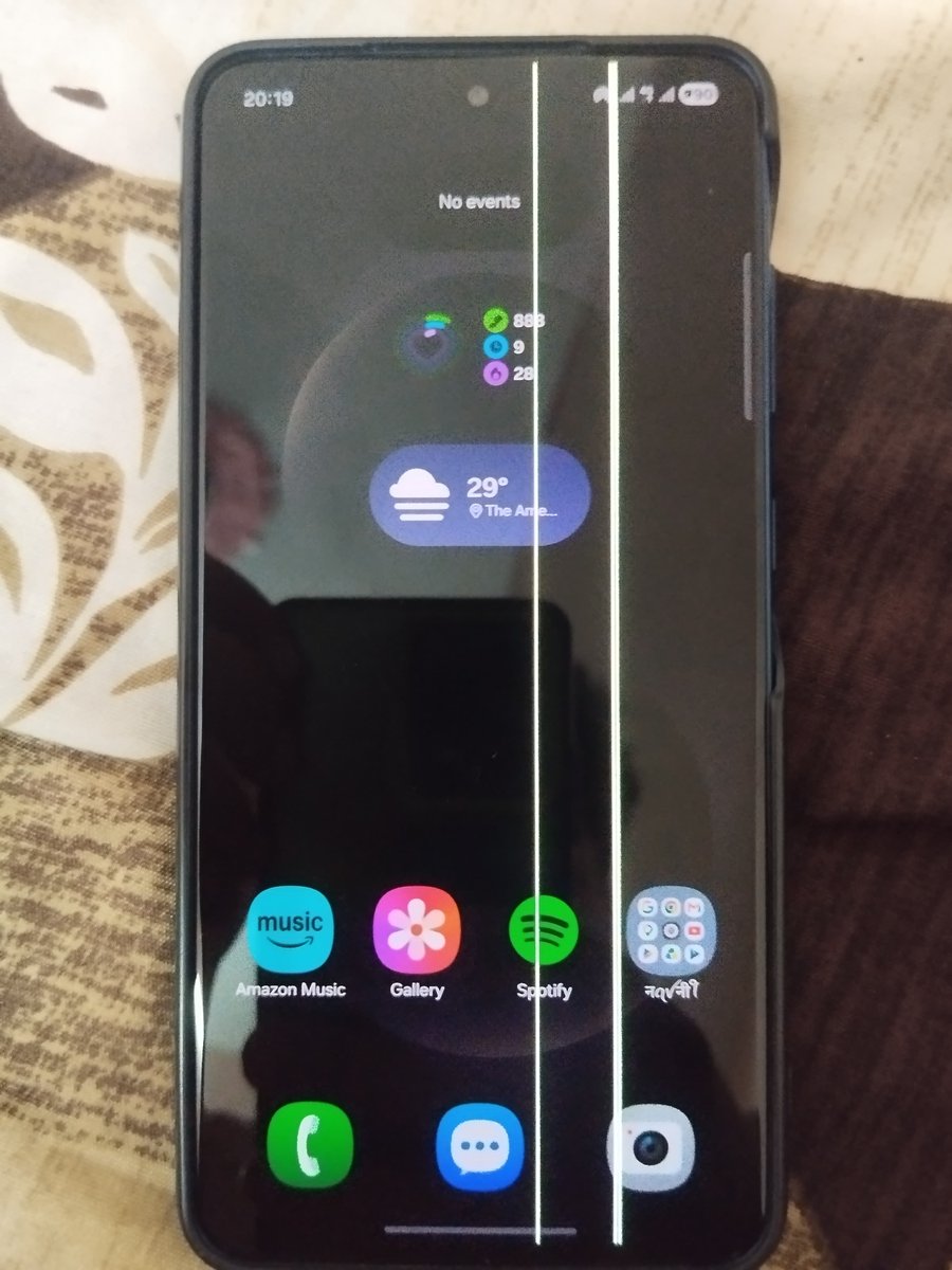 navee9nit's tweet photo. @SamsungIndia sell defective spare parts and harass consumers?
​NCH Docket: 9888745
​🚨 Consumer Warning 🚨
#Samsung #GreenLineDefect #S21FE #ConsumerRights @SamsungSupport @scdmc @jagograhakjago https://t.co/x7GWF5Yx3o