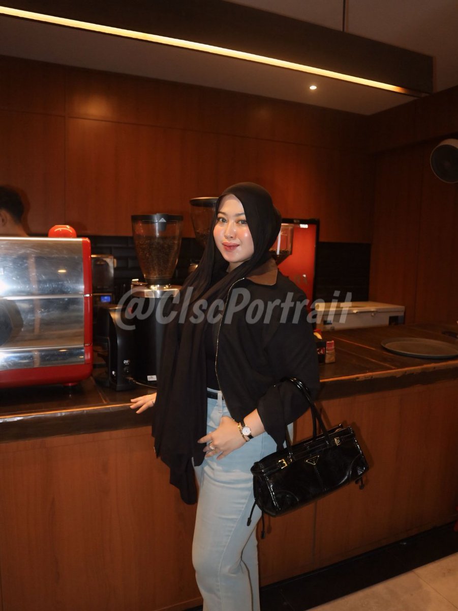 ClscPortrait's tweet photo. Titipan DM. 📸
Mau nitip juga? Langsung DM aja. https://t.co/80GsNiucTY