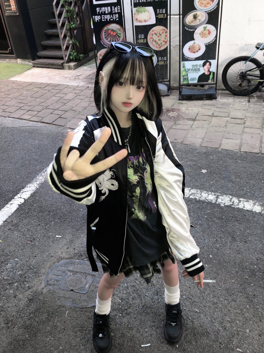 azzzzsxp's tweet photo. 何歳にみえますか？？ https://t.co/Hjm2r6rVS6