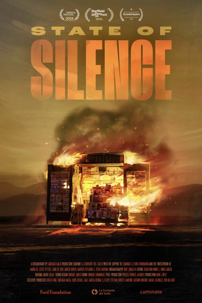 MokinoID's tweet photo. “Harga Mahal Sebuah Kebenaran: Sisi Gelap Negeri yang Membungkam Suara” #StateofSilence #EstadodeSilencio @100prsenmanusia 
—
Estado de Silencio (State of Silence) mengikuti kisah empat jurnalis investigasi di Meksiko yang harus mempertaruhkan nyawa, menghadapi ancaman pembunuhan, dan mengalami pengungsian paksa demi mengungkap keterkaitan antara kartel narkoba, korupsi, serta kekuasaan politik. Disutradarai oleh Santiago Maza, dokumenter ini tidak sekadar menyoroti tingginya risiko profesi wartawan di salah satu negara paling berbahaya bagi kebebasan pers, tetapi juga merefleksikan bagaimana demokrasi perlahan runtuh ketika suara-suara pencari kebenaran dibungkam.
•
Alih-alih mengandalkan sensasionalisme atau montase kekerasan, Maza memilih pendekatan personal yang berfokus langsung pada sisi kemanusiaan para jurnalis. Didukung sinematografi Odei Zabaleta yang menangkap atmosfer penuh tekanan serta ritme penyuntingan yang sabar, film ini merekam keseharian yang dibayangi kecemasan mulai dari menerima ancaman hingga berpindah tempat demi keselamatan. Keempat tokohnya digambarkan secara apa adanya sebagai manusia biasa yang lelah dan takut, sehingga keberanian mereka dalam menjalankan tugas terasa jauh lebih autentik dan menggetarkan.
•
Meskipun analisis struktural mengenai akar kekerasan kartel dan impunitas hukum tidak dibahas secara mendalam, Estado de Silencio tetap menjadi karya dokumenter yang kuat dan mendesak. Maza berhasil mengubah isu kebebasan pers yang abstrak menjadi pengalaman emosional yang intim, sekaligus mengingatkan penonton bahwa perlawanan terhadap penindasan bergantung pada keberanian individu untuk terus mempertanyakan kekuasaan.
•
@100prsenmanusia  100% Manusia Film Festival is back for its 10th edition! 🎬
•
📍Jakarta • Bali • Yogyakarta
🗓️ 6–15 August 2026
•
50+ films, inspiring fringe events, and yes—everything is FREE. 👀
Mark your calendars and stay tuned. We've got a decade worth celebrating.
•
#100PMFF26 #ADecadeofLoveLanguage #100PersenManusia