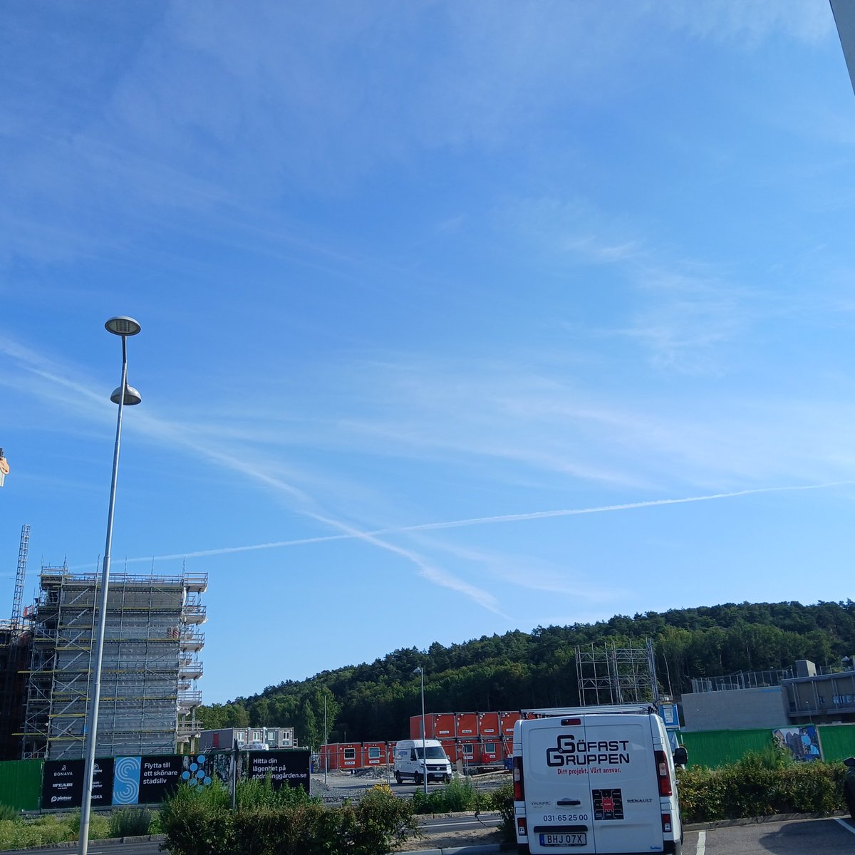 SandroK67276's tweet photo. @nogps1 The sons of whores that spray this over Gotenburg is taking off from Torslanda and säve airport in millitary planes mostly! https://t.co/Kdnv4wty3m