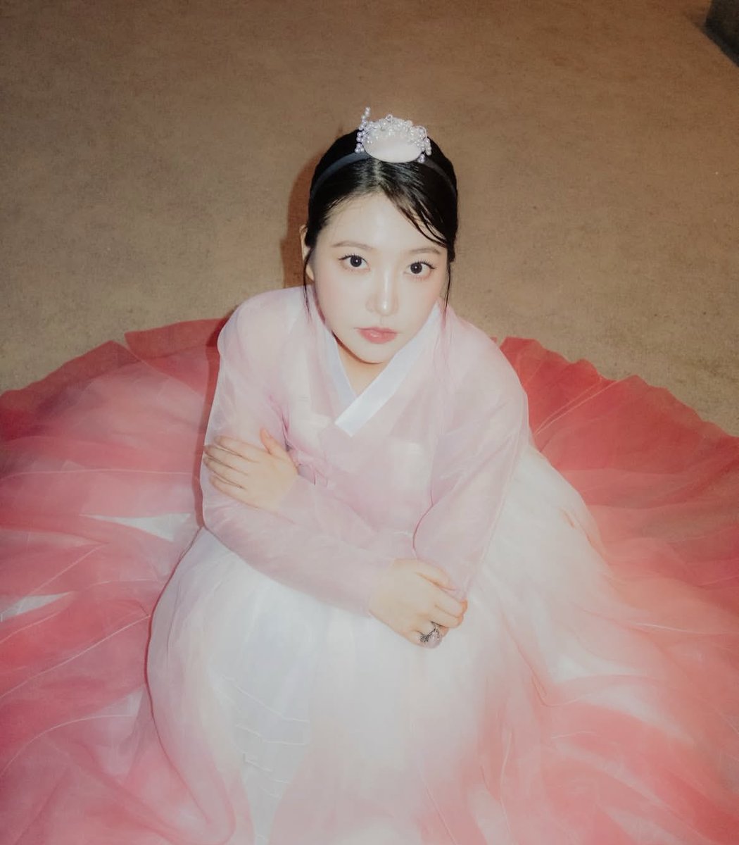 cuteyeripics's tweet photo. princess yerim https://t.co/yxuqOOlW5v