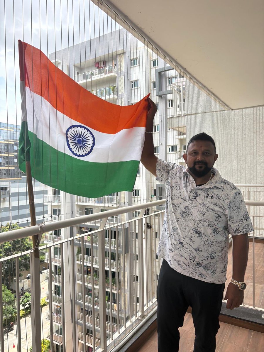 ckadiyg's tweet photo. ಗೌರವಾನ್ವಿತ ಪ್ರಧಾನಿ ಶ್ರೀ ನರೇಂದ್ರ ಮೋದಿ ಜಿಯವರ #narendramodi #HarGharTiranga ಕರೆಗೆ ಸ್ಪಂದಿಸಿ, ಇಂದು ನನ್ನ ನಿವಾಸದಲ್ಲಿ ಹೆಮ್ಮೆಯಿಂದ ತಿರಂಗಾ ಹಾರಿಸಿದೆ. 🇮🇳

ತಿರಂಗಾ ಕೇವಲ ಧ್ವಜವಲ್ಲ ಅದು ತ್ಯಾಗ, ಏಕತೆ ಮತ್ತು 140 ಕೋಟಿ ಭಾರತೀಯರ ಕನಸುಗಳ ಪ್ರತೀಕ.

ಪ್ರತಿ ಮನೆಯಲ್ಲೂ ತಿರಂಗಾ… ಪ್ರತಿ ಹೃದಯದಲ್ಲೂ ಭಾರತ! https://t.co/4JWsJ4xzOn