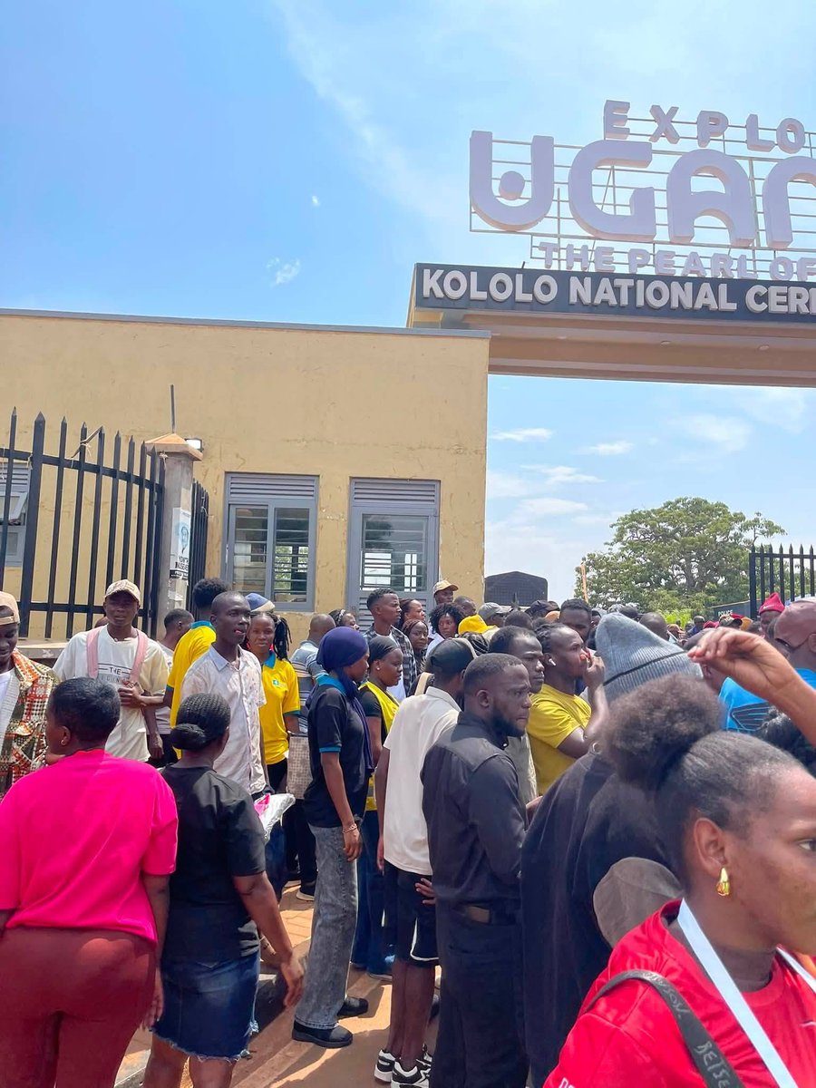 One_PiusJadwar's tweet photo. TIME CHECK! 10:30AM.

People have already at the gates of KOLOLO. I don't know how it will be in the next an hour from now.

omwana @kingsaha_256 is HIM. https://t.co/URI1Rg7piZ