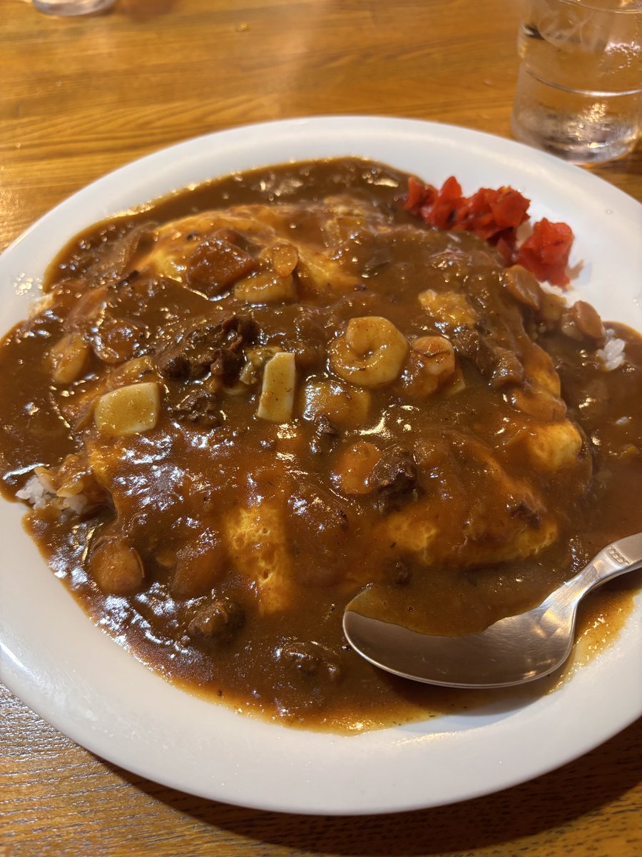 KJeeeeen's tweet photo. 地元帰省中②

萩といえば、「どんどん」のうどん。
ですが、最近自分は行ってません。笑
人多過ぎるし、冷凍を買って家で作って食べます。冷凍も美味しい！

地元民に人気の喫茶「伽羅」のカレーがダントツで美味しい🍛
もし萩行くことがある人はおすすめです☺️

#山口県
#萩市 https://t.co/JkyhbuiSzf