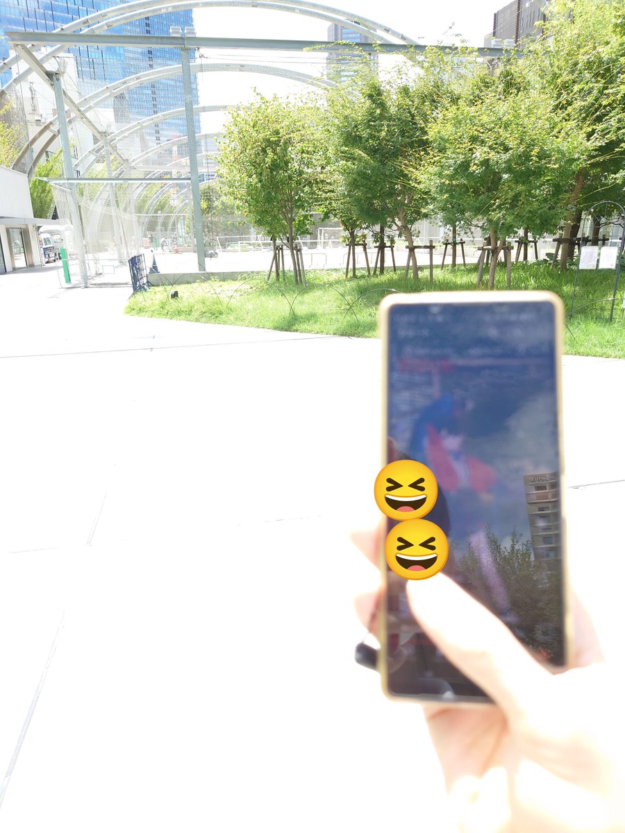 meltP8's tweet photo. #渋谷反転　聖地巡礼行ってみた!
スマホの画面が映るように撮ると・・めっちゃまぶしい!
#拝啓SZNOへ https://t.co/7sz5GF5W2h