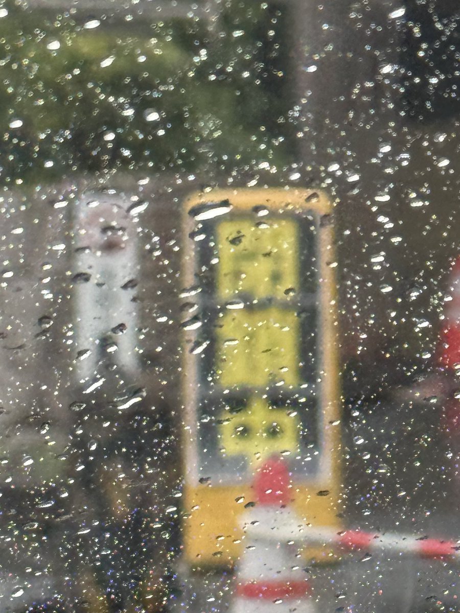 quickfool's tweet photo. メッセの時にいつも使っている地下駐車場が水没で閉鎖してるじゃんか。 https://t.co/3bkYk4bqiI