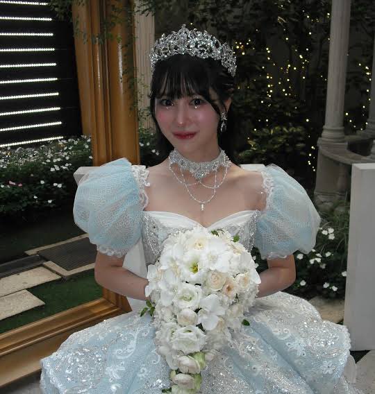 kangaesugi2525's tweet photo. ふくれなみたいな白ブルーみたいな花嫁来たらどうするの？？？
着替えたり、帰ったりするんかなwwwww

普通に気になる！ https://t.co/vCjUAyfU55