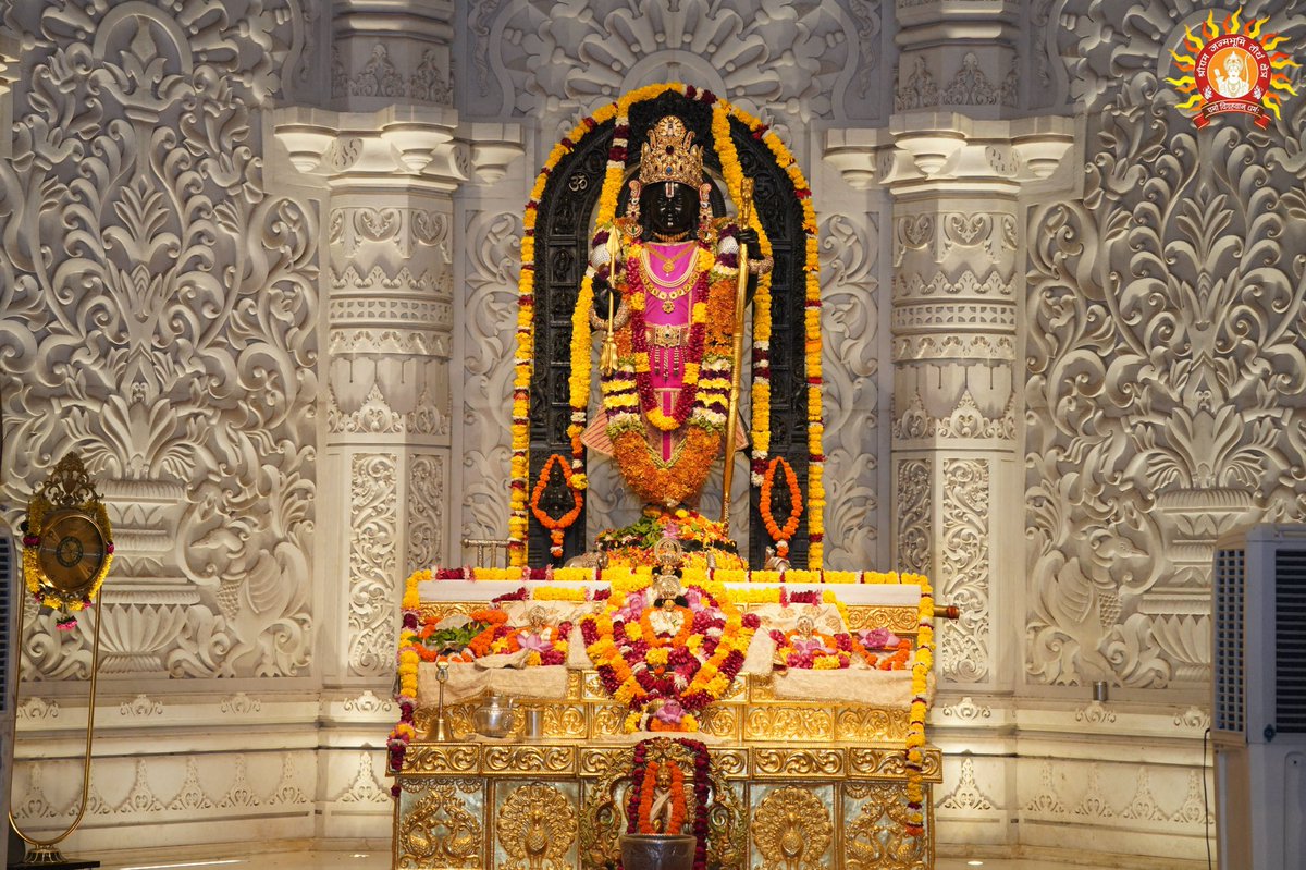 ShriRamTeerth's tweet photo. आज शुक्रवार, श्रावण शुक्ल प्रतिपदा, विक्रम संवत् २०८३, तदनुसार 14 अगस्त 2026 को शुभ्र मेघमालाओं से आच्छादित नभ के मध्य प्रभु श्रीराम का भव्य एवं दिव्य प्रासाद अपनी अनुपम आभा से सुशोभित है। 

मंदिर के उत्तुंग शिखर पर अयोध्या का गौरवशाली राजध्वज सगर्व लहरा रहा है, वहीं गर्भगृह में विराजमान श्रीरामलला सरकार के अलौकिक एवं मनोहारी दर्शन श्रद्धालुओं के अंतर्मन को भक्ति, आनंद और आध्यात्मिक अनुभूति से आप्लावित कर रहे हैं।

Today, Friday, Shravana Shukla Pratipada, Vikram Samvat 2083, corresponding to 14 August 2026, the magnificent and divine abode of Prabhu Shri Ram stands resplendent beneath a sky adorned with pristine white clouds. 

The glorious royal flag of Ayodhya flies proudly atop the soaring shikhara of the Mandir, while within the sanctum, the sublime and enchanting darshan of Shri Ramlalla Sarkar fills the hearts of devotees with devotion, bliss and a profound sense of the divine.