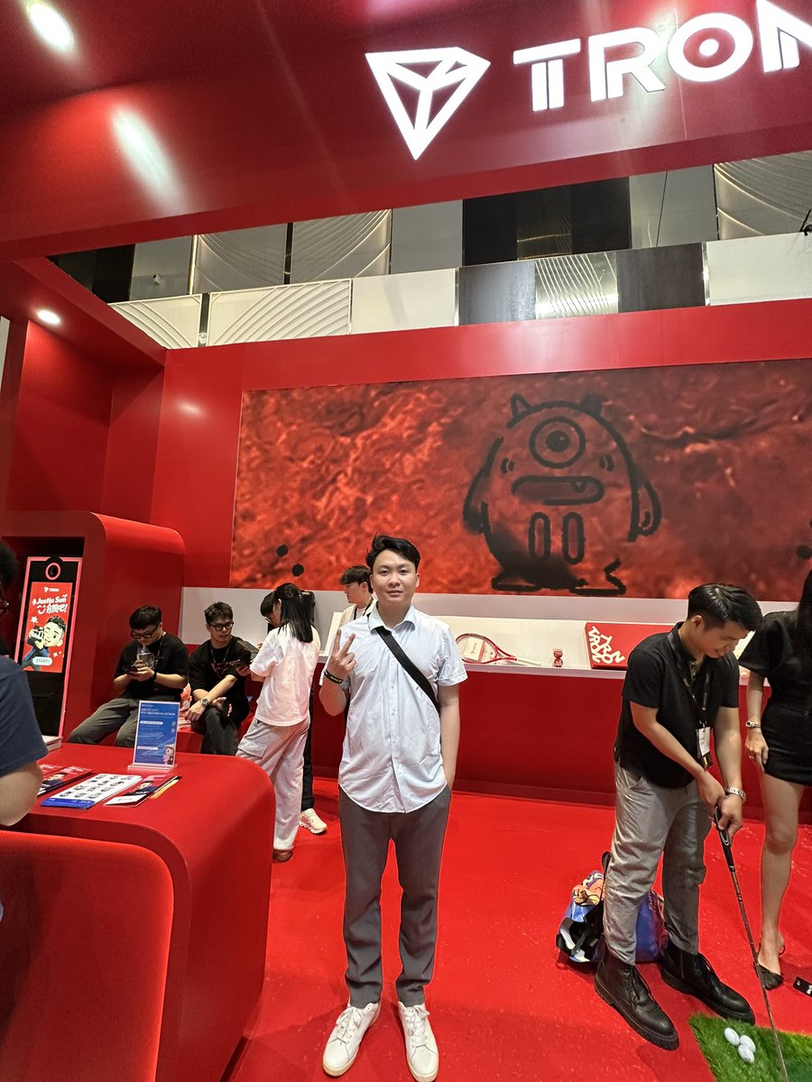 BomBaPhat's tweet photo. @TronDao_VIE Checkin cùng TRON VietNam https://t.co/MjzzgAd5lp