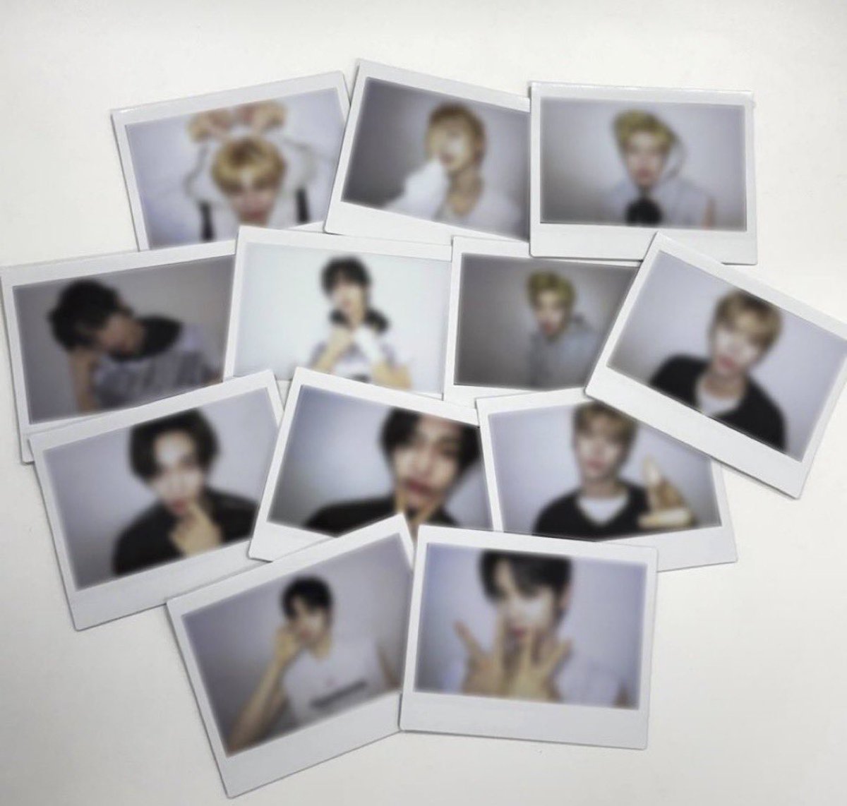 Koalabellow's tweet photo. 라이즈 싸인 폴라 구매 양도 받아요 구매 포토카드 포카 사인 폴라로이드 싸폴 친필
⭕고가매입
라이즈 모든 이벤트 싸폴 양도 받습니다🧡
https://t.co/lquxtfDJ6U
평생 감사하면서 잘 간직하겠습니다🥺
쇼타로 은석 성찬 원빈 소희 앤톤 
shotaro sungchan wonbin anton sohee
Riize signed polaroid https://t.co/LLNdBjax9u