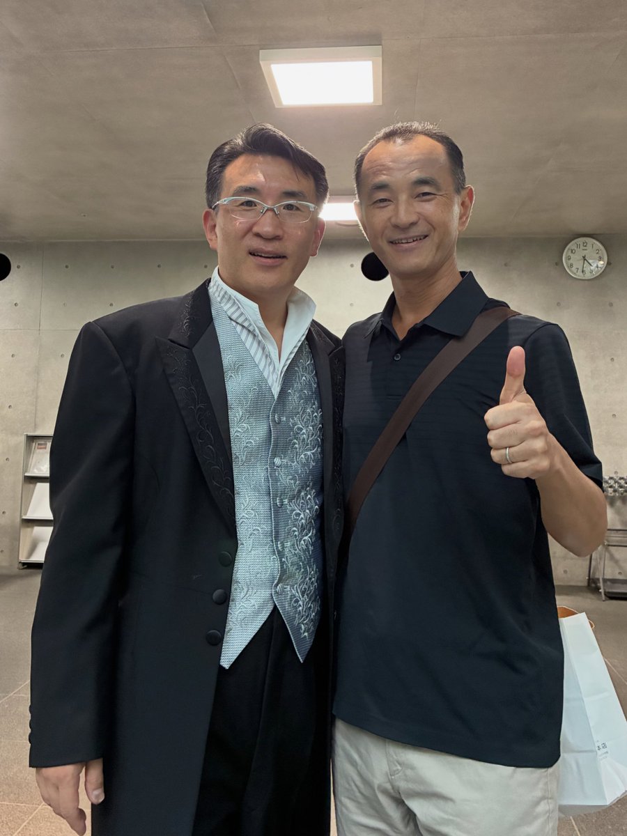 tsuyoshi_37yo's tweet photo. 慶應ワグネルの２つ上のバリトンの先輩、谷口伸先輩（と素晴らしいソプラノの奥様Aniさん、歌手同様ドラマを作られていたピアニスト、フランク響子さん、優しい優しいバスバリトンの村山岳さん）によるコンサートSin(n)fonie des Lebensを拝聴しました。いつも頼りになる兄貴のような存在です。 https://t.co/iS9G7oL80o