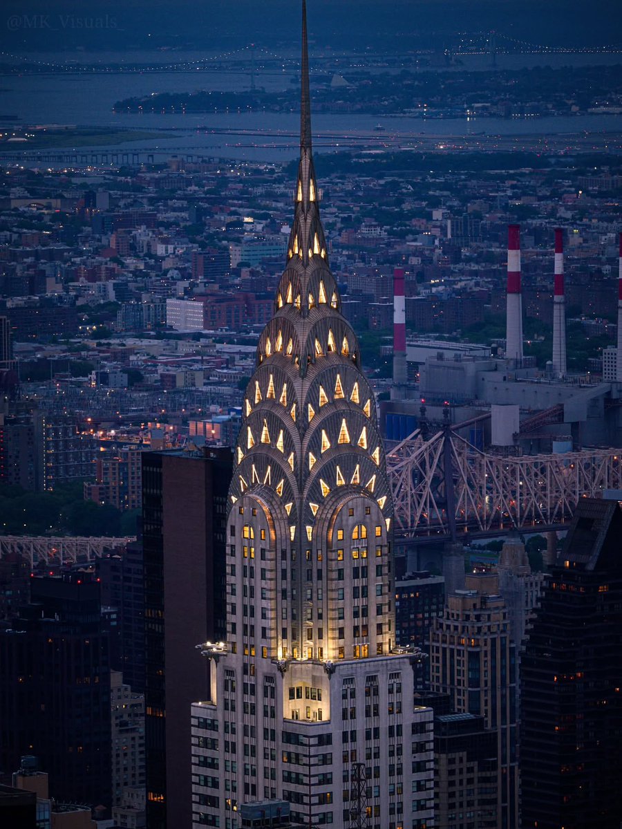 SeascapeNature's tweet photo. Chrysler Building, New York 🇺🇸 https://t.co/ySXZbNoRLq