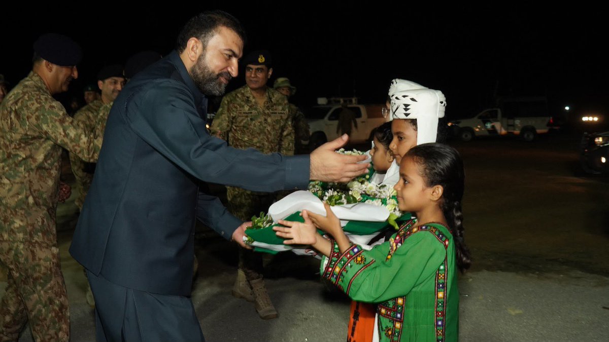 Bilokhan65's tweet photo. بلوچستان میں جشنِ آزادی کی رونقیں عروج پر ہیں۔ ملی نغمے، ثقافتی رنگ اور لہراتے سبز ہلالی پرچم وطن سے محبت کا پیغام دے رہے ہیں۔ 🇵🇰✨#بلوچستان_میں_جشن_آزادی
#پاکستان_کی_شان_بلوچستان
#بلوچستان_دل_پاکستان https://t.co/xNfX04FXkr