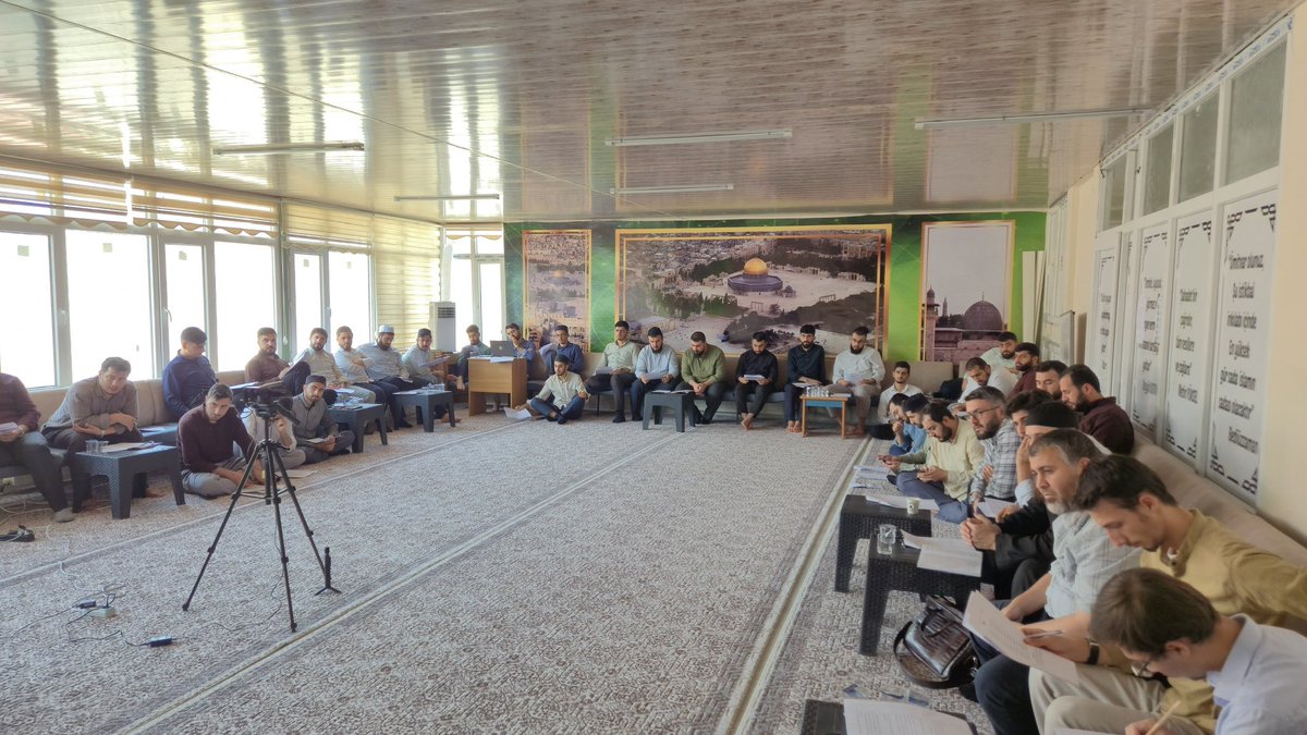ittihadululema's tweet photo. Van’da müderrislerimiz için düzenlediğimiz ilmî kampımız, Şeyh İkrime Harun’un tahlilleriyle, miras hukukunun temel eserlerinden er-Rahbiyye risalesi dersleriyle başladı. https://t.co/bU50gsSc9U