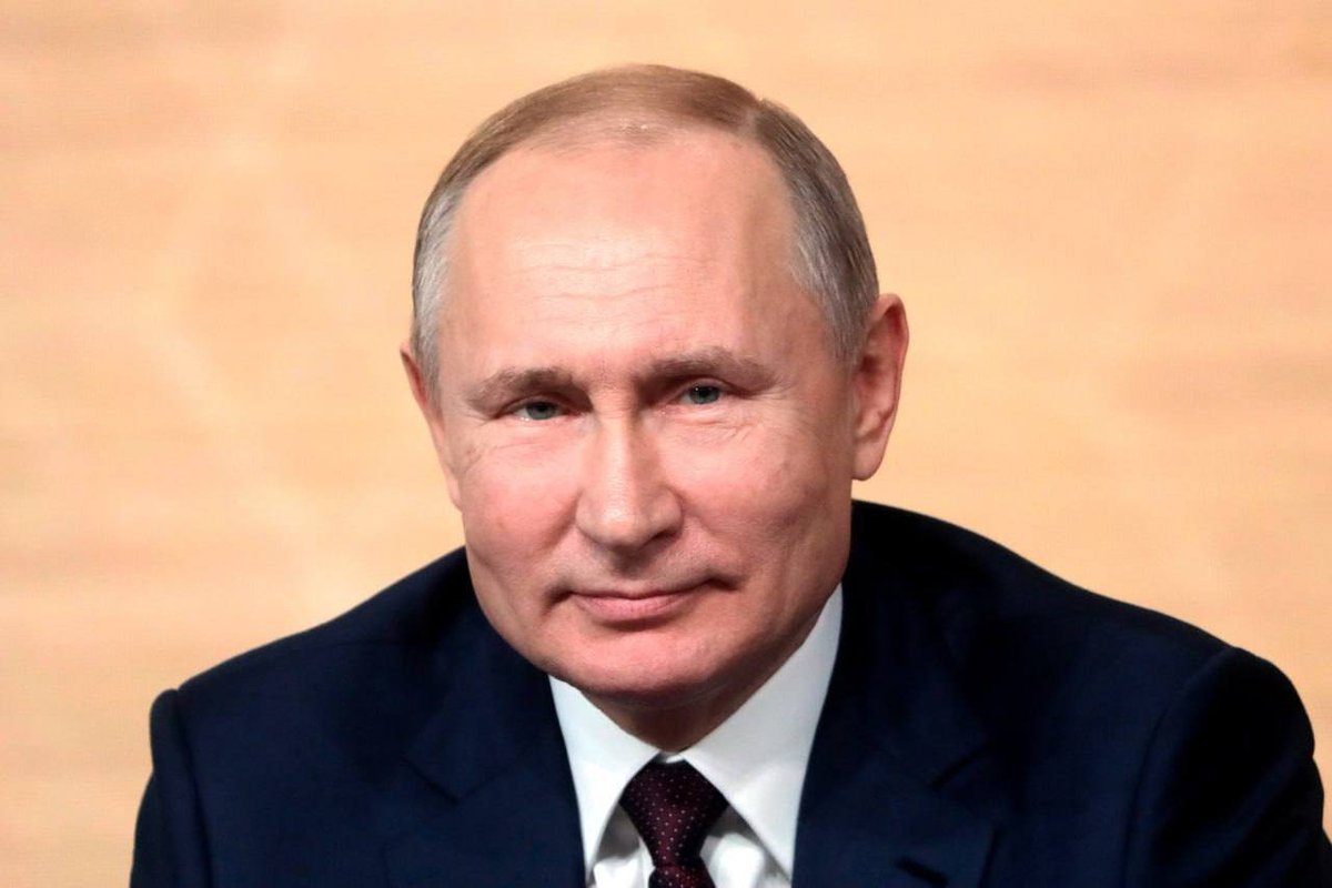 RusEmbPakistan's tweet photo. ✉️ President of Russia Vladimir Putin's Congratulatory Message to President of Pakistan @AAliZardari and Prime Minister @CMShehbaz on the occasion of Pakistan’s Independence Day

✍️ Dear Mr. President, Dear Mr. Prime Minister,

Please accept my sincere congratulations on your country's national holiday – Independence Day.

🇷🇺🇵🇰 Russia-Pakistan relations are developing with great success. Moscow and Islamabad maintain productive cooperation in the political, trade, economic, humanitarian and other spheres, while also working together on important regional and global issues.

🤝 I am confident that we will continue our constructive joint efforts to further strengthen the entire spectrum of our partnership for the benefit of the friendly peoples of Russia and Pakistan, and in the interests of enhancing international security and stability.

I wish you good health and every success. May the people of Pakistan enjoy peace and prosperity.

Respectfully,
Vladimir Putin

#RussiaPakistan