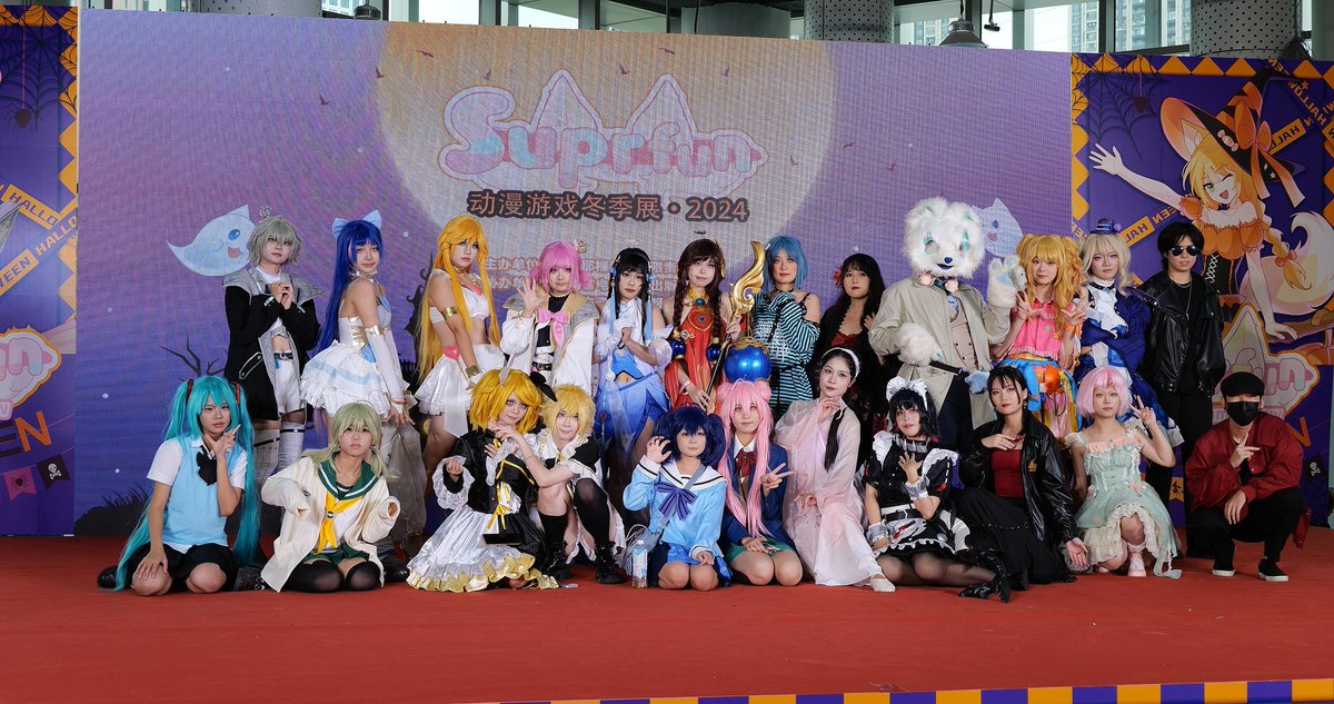RaghavaKick's tweet photo. Just crushed my first anime convention! Met so many cool cosplayers, got limited-edition merch and the best photobooth pics  #ComicCon #AnimeCon https://t.co/CfoAgJYgKe