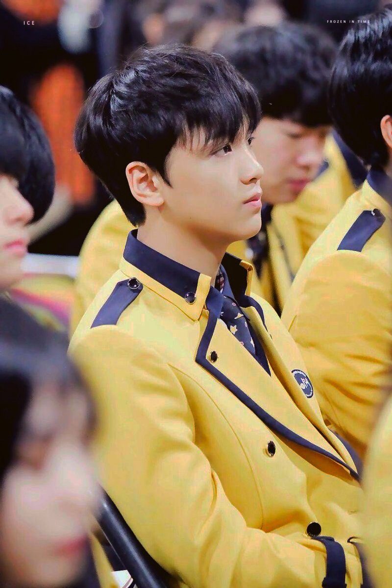 imnikijoy's tweet photo. ganteng, tinggi, jago nyanyi…. pasti banyak yang crushin ya kamu, lee donghyuck.😵‍💫❤️ https://t.co/1MlnsWfJFZ