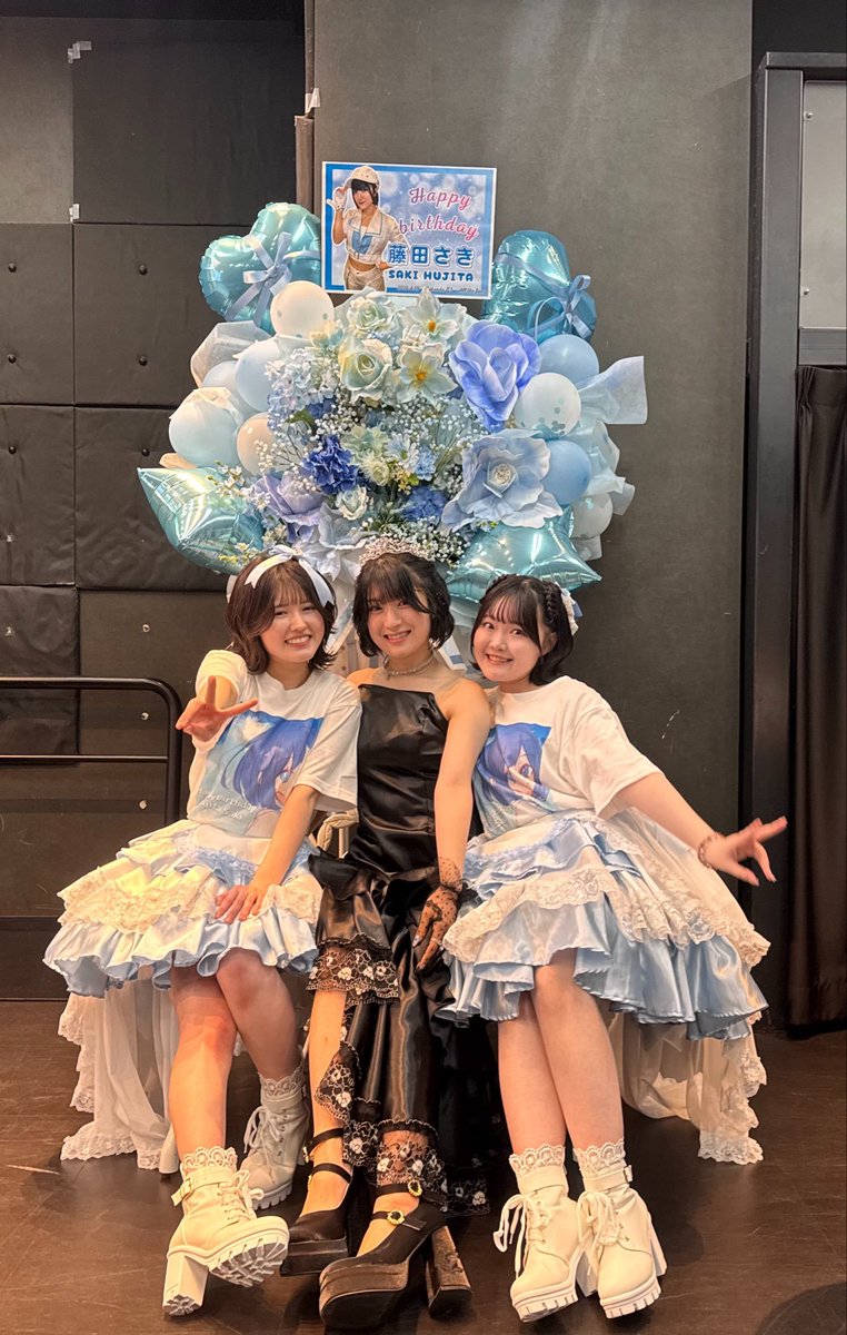 ieda57crazy's tweet photo. 【拡散希望】
8月22日(土)
こちらのライブに出演します🎵
DMかリプにてご予約承りますので、お気軽にお問い合わせ下さいm(__)m
完熟フレッシュはMCもします❗️
そしてアシスタントMCはレイラの同級生の藤田さきちゃんです☺️ https://t.co/ICkhkBNQ7w