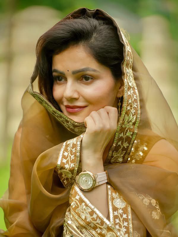 ManageIshu's tweet photo. Serving effortless elegance with a little desi sunshine ✨🤎 She makes even the simplest moments look magical.
.
#RubinaDilaik #KKK15 https://t.co/kHTDOTihrQ