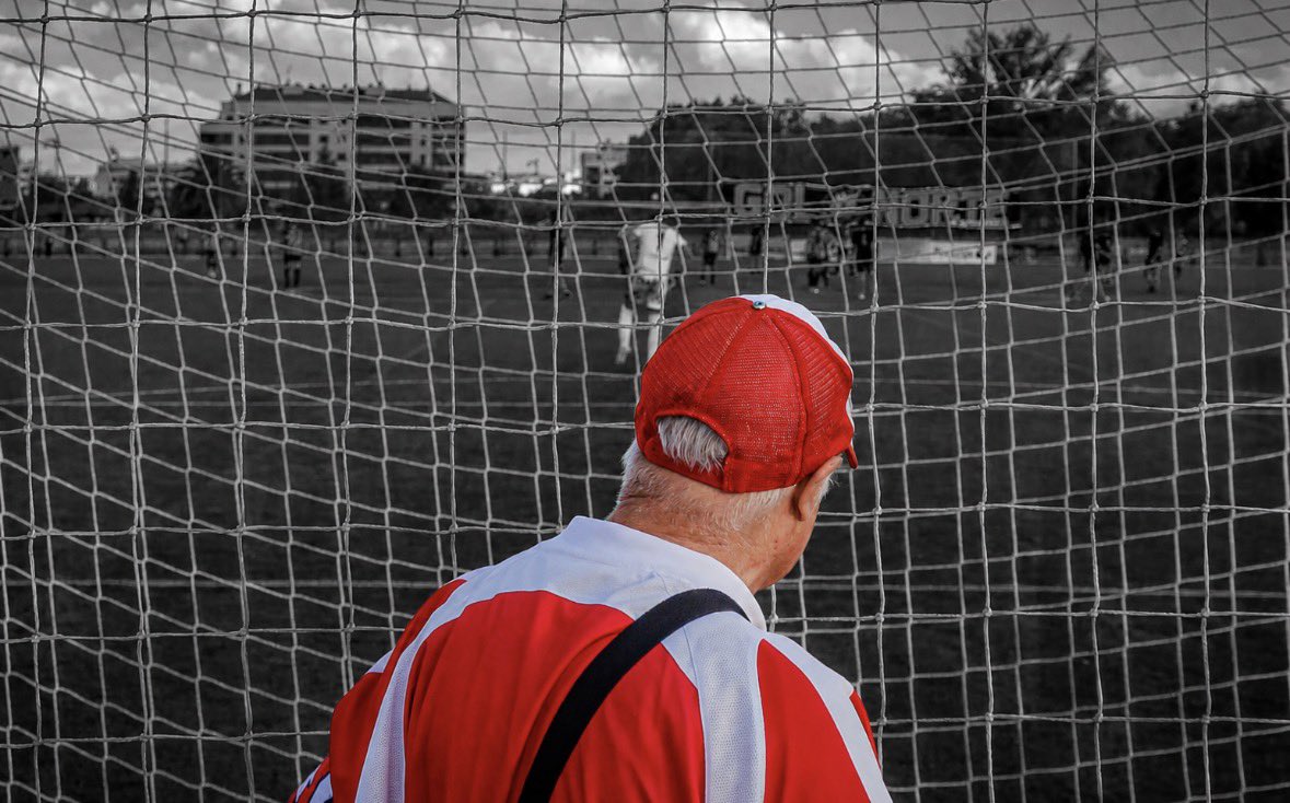 SDLogrones's tweet photo. Hay cosas que no cambian de sitio:

Una camiseta. Una grada. Un escudo. Nuestra forma de entender el fútbol.

17 años después, seguimos siendo nosotros. ✊🏻

#OrgulloRebelde https://t.co/YnWWAvFKH6