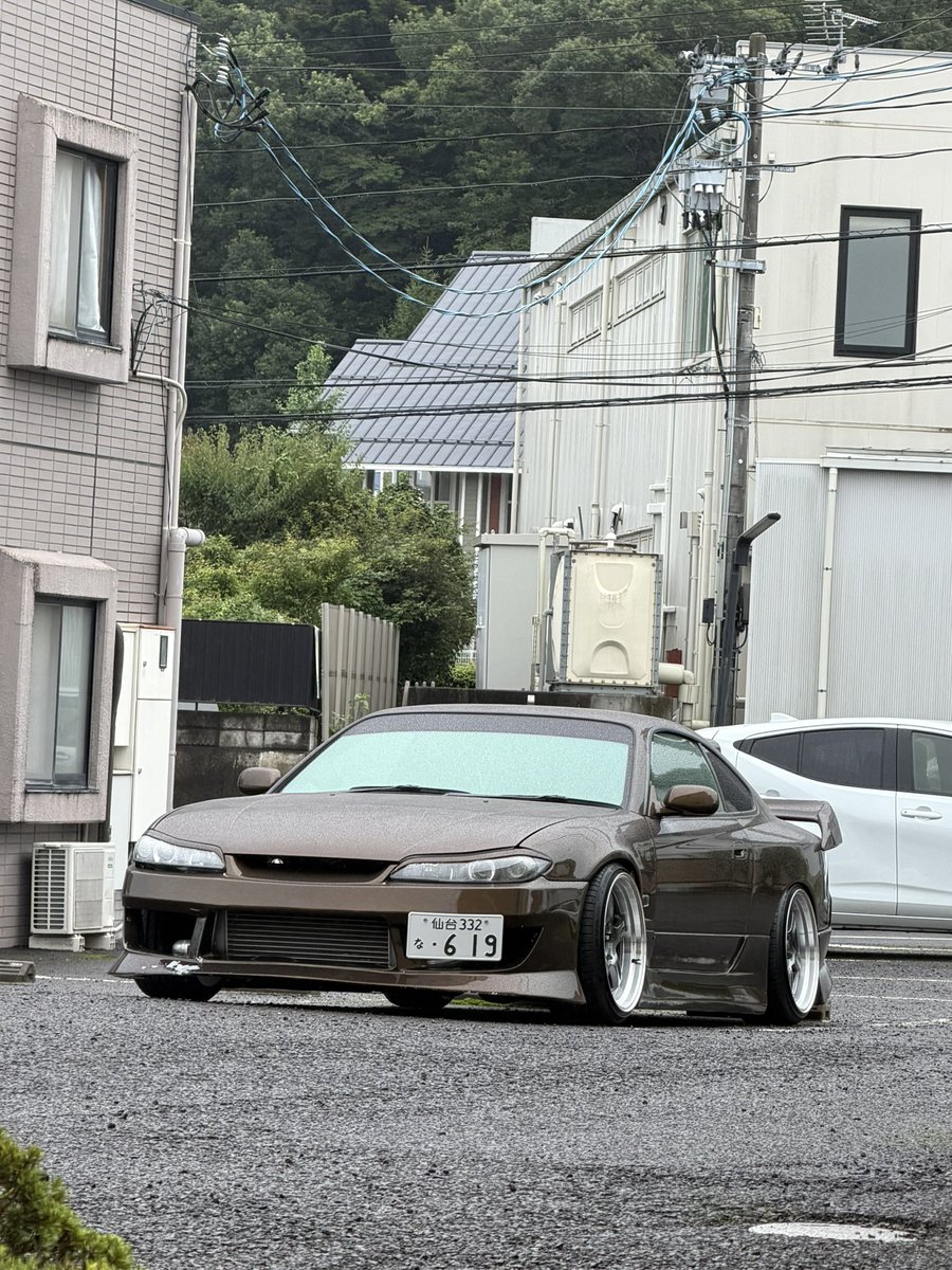 wss0r's tweet photo. エアコンガス漏れてるから内窓曇りすぎておっかない
治すの来年かなぁ
やっぱり雨の日は乗らん🤮 https://t.co/2XHGWHfk2L