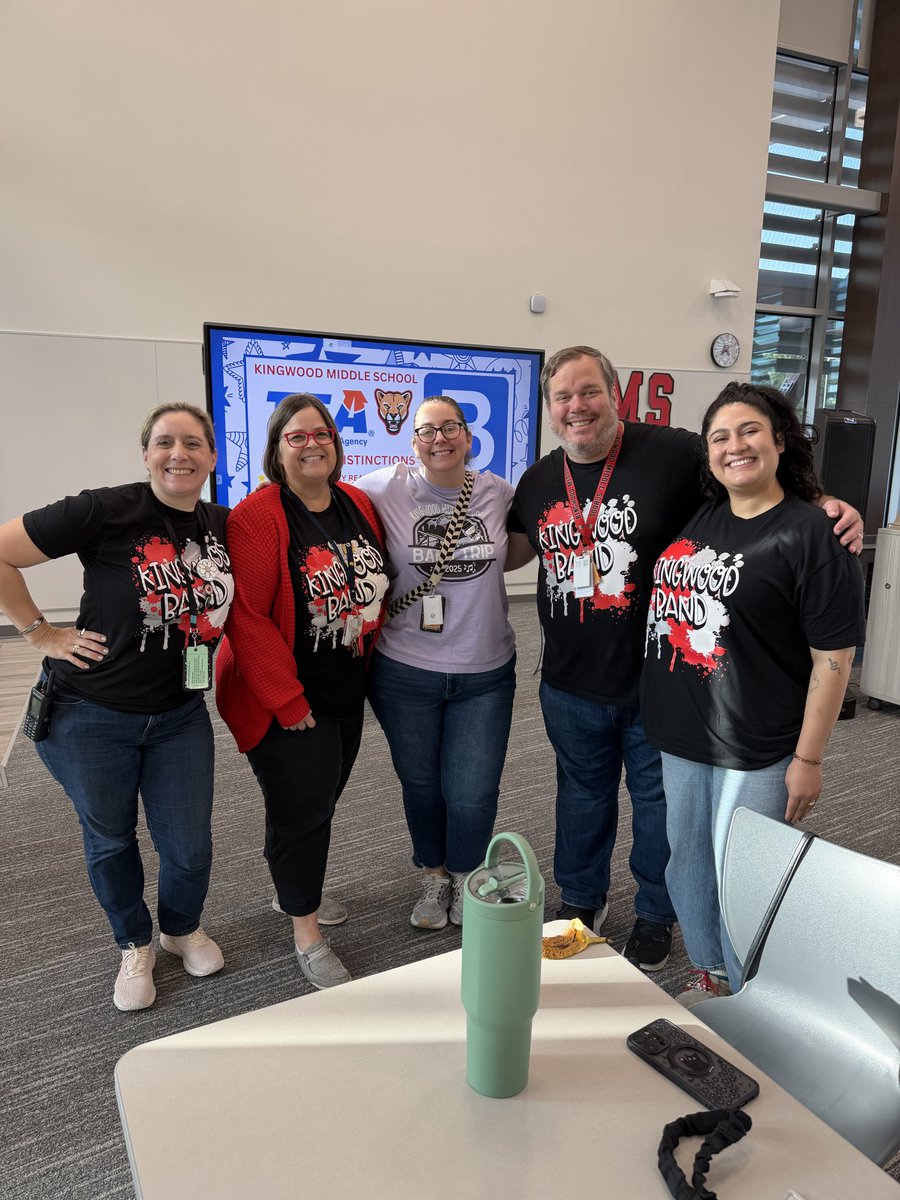 counselors_kms's tweet photo. When you love @KMSBand_MrsLong so much you all match! #supportthearts @HumbleISD_KMS @HumbleISD_CBS #KMSCougarPRIDE #KMS1ofaKIND @HumbleISD_CBS @LSSSCA1 @TxCAtweets #FineArts @HumbleISD_Arts https://t.co/jZeZIrzHp6