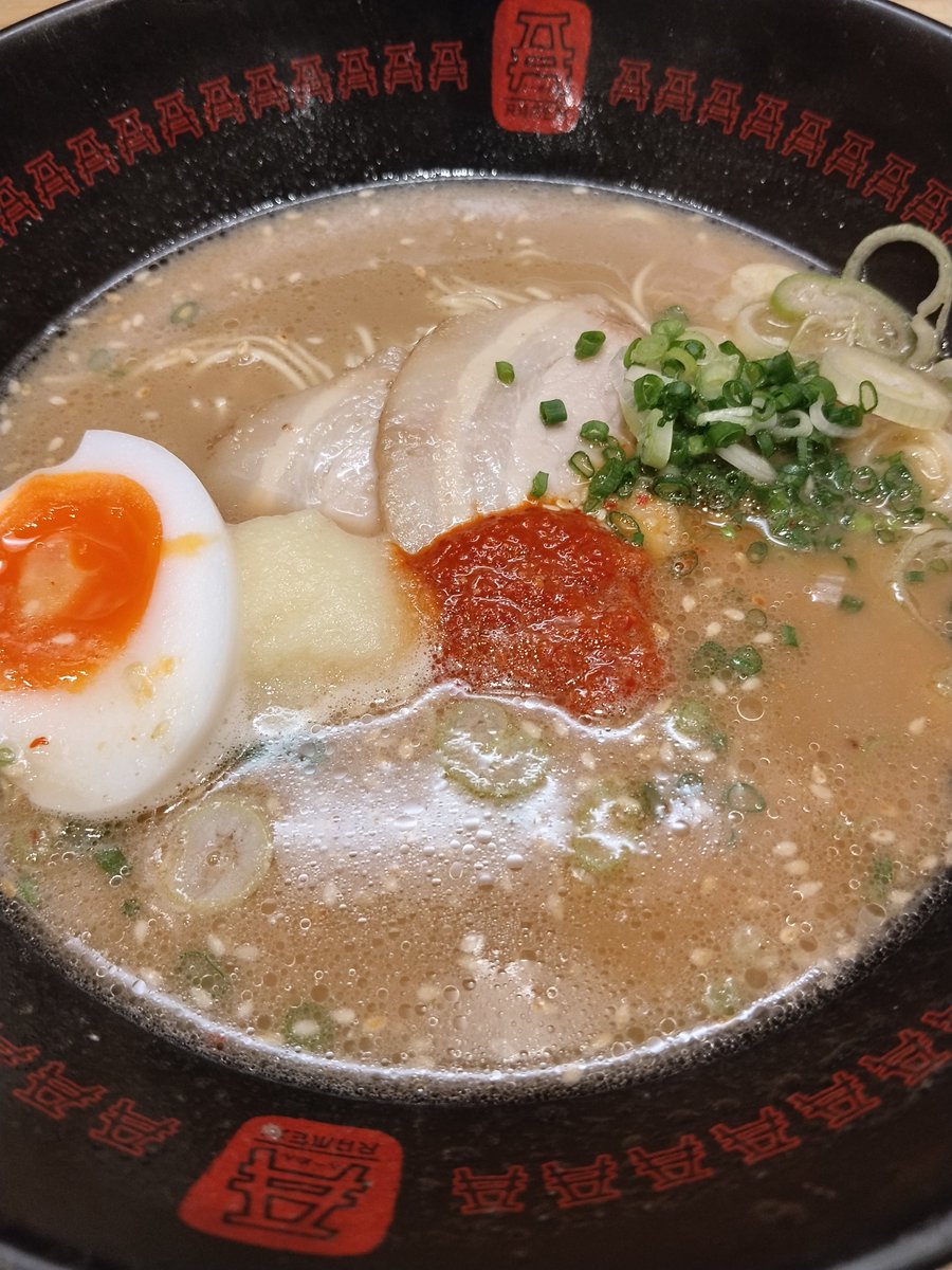 takum_bkk's tweet photo. 一蘭ラーメン
160バーツ（770円）也

タイで食べる一蘭、思ったより安い🇹🇭 https://t.co/XzZCV7iGG7