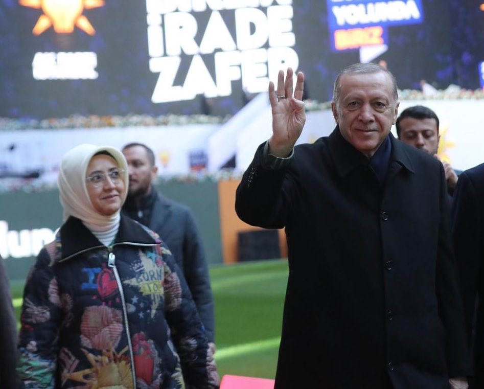 rbklndr's tweet photo. Milletimizle Çeyrek Asır! 🇹🇷

14 Ağustos 2001’de başlayan kutlu yürüyüşümüzün 25. kuruluş yıl dönümünü gurur ve heyecanla kutluyoruz.

Milletimizin duası, desteği ve Türkiye sevdasıyla nice yıllara…

Milletimizle, Türkiye’mizle daha nice çeyrek asırlara! 🇹🇷 https://t.co/Pm8jrTuthp