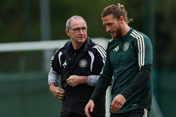 caim67's tweet photo. The Boss back on the grass. 👍 https://t.co/Dwl86vpce8