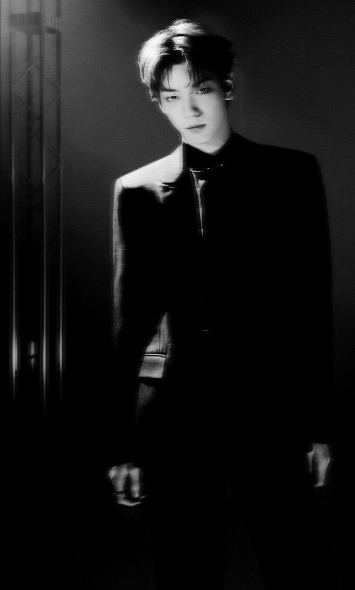 Volnamotns's tweet photo. 헉,, 흑백 최수빈 진짜 사랑한다 ෆෆ https://t.co/mJoPXJly5p