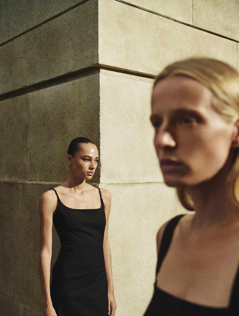 massimodutti's tweet photo. Downtown |  In the city, some combinations become signatures over time. Discover the collection:​​ https://t.co/gt4R1Zhaip

#MassimoDutti #NewInDutti https://t.co/dQd8hP65XM