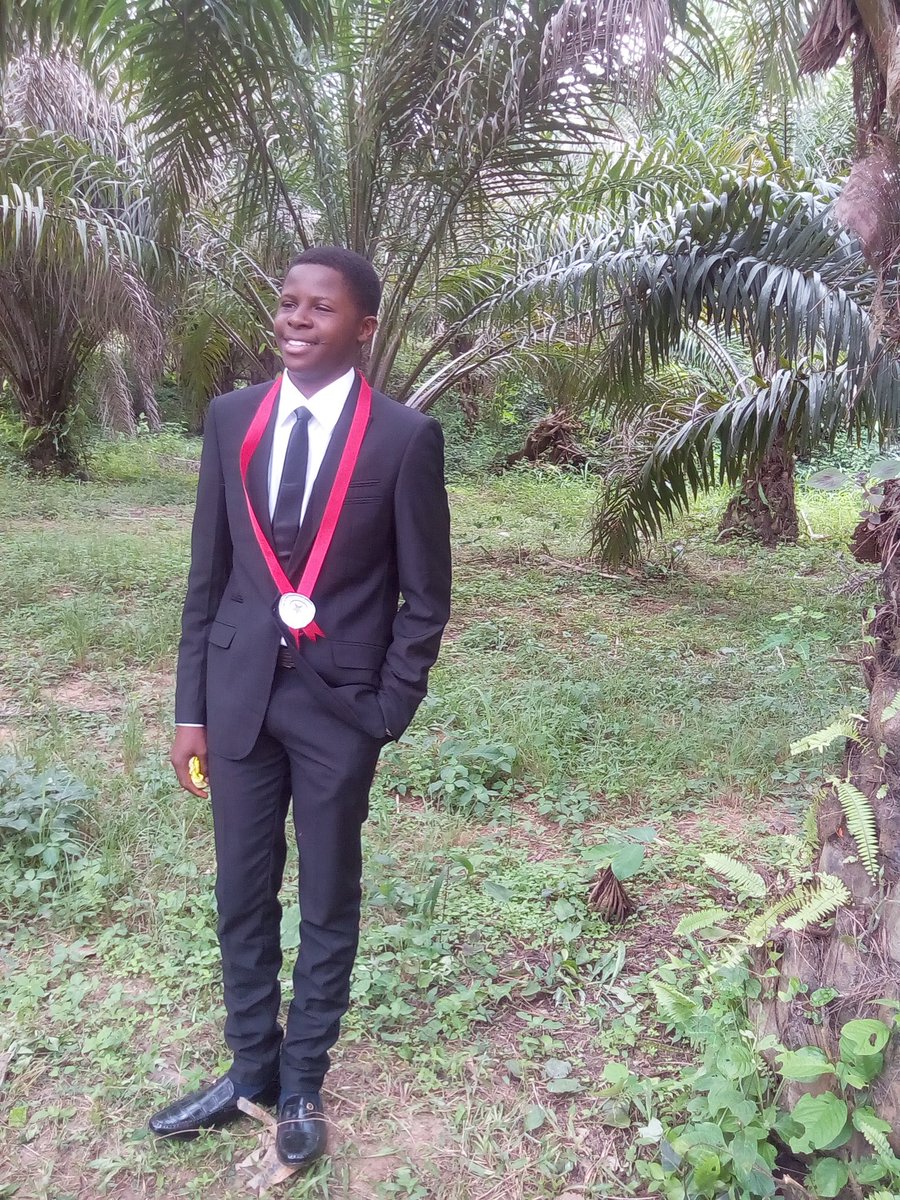 J_Preshh's tweet photo. OFFICIALLY DR. OGUNDELE PRECIOUS JOSEPH.🩺✨ 

It’s been 8 years of hard work, sacrifices, lessons and growth.

I’m grateful to God for how far i’ve come and for this new chapter.

The journey continues….🙏🏽✨
#firstuniosunmbbsinduction https://t.co/r8teQ0ARxx