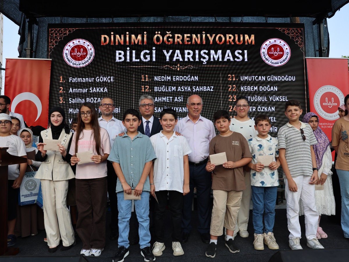 mezitlikaymkmlg's tweet photo. Mezitli Kaymakamımız Sayın Murat ÖZTÜRK, Mersin İl Müftüsü Sayın Mustafa TOPAL’ın katılımıyla 2026 Yaz Kur’an Kursları Kapanış Programı’na katıldı.Programda öğrenciler tarafından Kur’an-ı Kerim tilaveti ve ilahi dinletileri gerçekleştirildi. Öğrencilere hediyeleri takdim edildi. https://t.co/lH5v4N4wxi