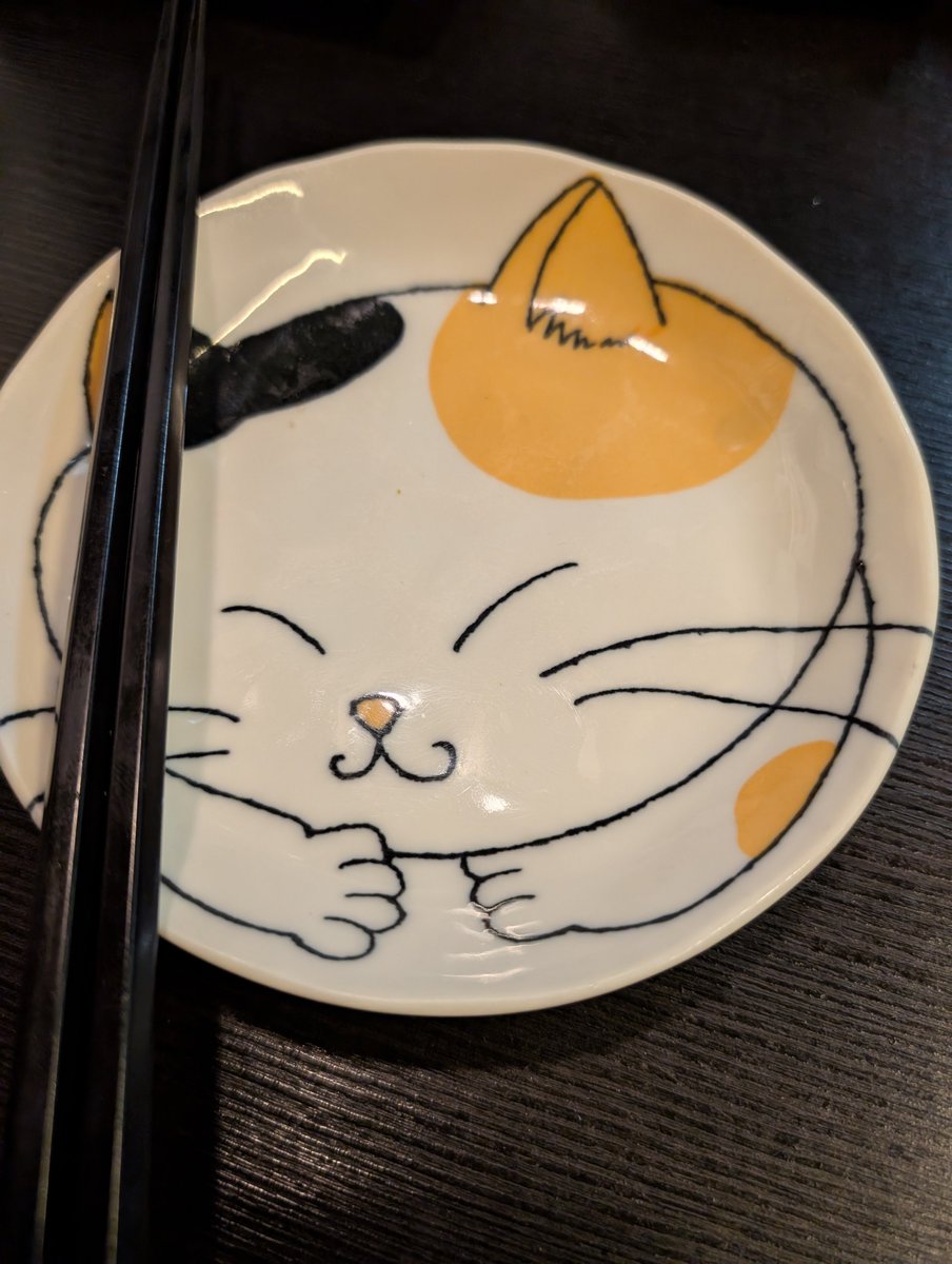 sakusakuspla's tweet photo. 猫居酒屋😸グラス凍ってて良き🫶 https://t.co/MpaT4UWM8O