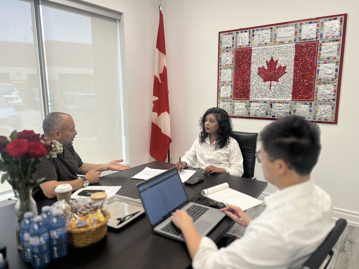 iamIqraKhalid's tweet photo. I had a productive week welcoming constituents from across Mississauga—Erin Mills at my office. My team and I are working hard to address your concerns. Hearing from constituents is one of the most important parts of my job, and it guides mywork at home and in Ottawa. https://t.co/2qpBPYogAs