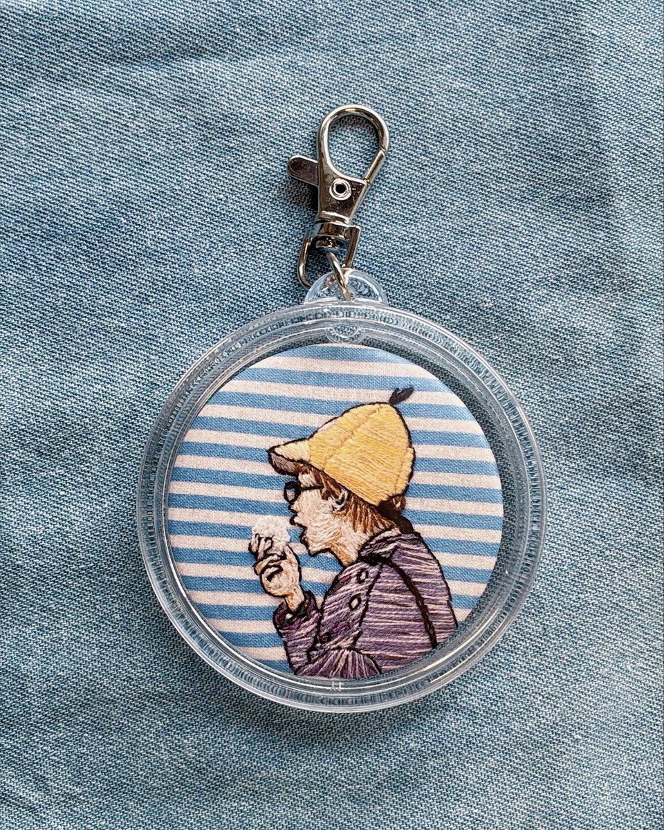 rmeventplanning's tweet photo. 今年もchiyo様【@mix03】へお願いし刺繍作品を元にセンイル当日特典を作りました。

ナムジュンが日本公演で訪れたイルアミとの思い出をマグネットに🐨

サイズは扱いやすい58㎜

マットな仕上げ���テクスチャをリアルに再現しました。

缶バッチ用のケースに入れるとキーホルダーとしても持ち歩けます https://t.co/hEWoLmJP5Q