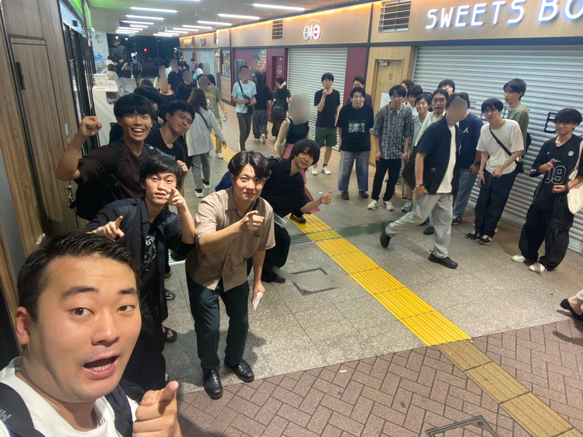 yahhoi_nagai's tweet photo. 大学芸会予選12日目！MCでした🎤
個性派揃いのレベルが高い日でした！
僕が独断で選ぶ「ポリティカルコレクトネス賞」には、関西お笑いサークルDawn College所属「ボリ詩」さんを勝手ながら選出させていただきました！
いつか景品を差し上げたいです！

みなさん本当にお疲れ様でした！！！ https://t.co/apUvWvReZX