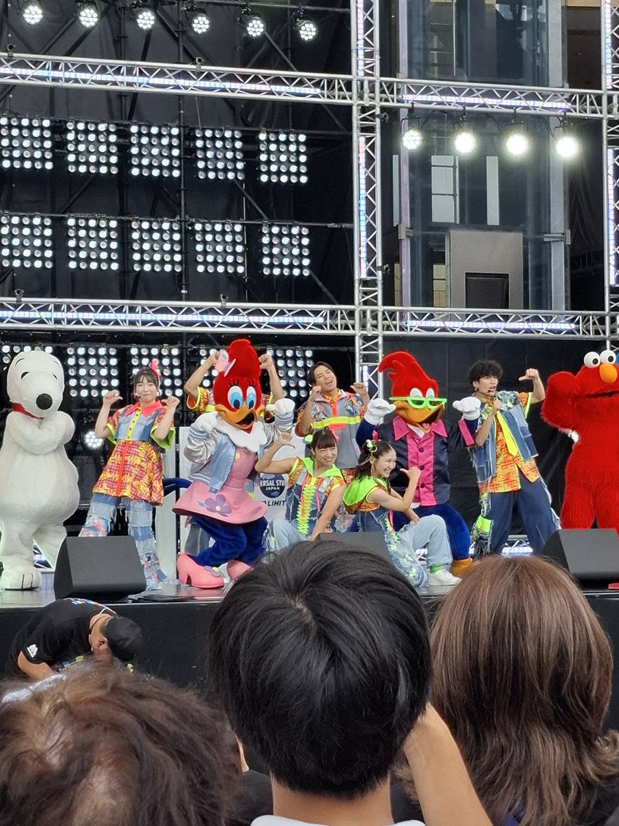 kadowaki888's tweet photo. 会社の近所でUSJのイベントやってた。
キラキラしてた。
ウッディーお久しぶりです。
#USJ https://t.co/wdssMBp1XT