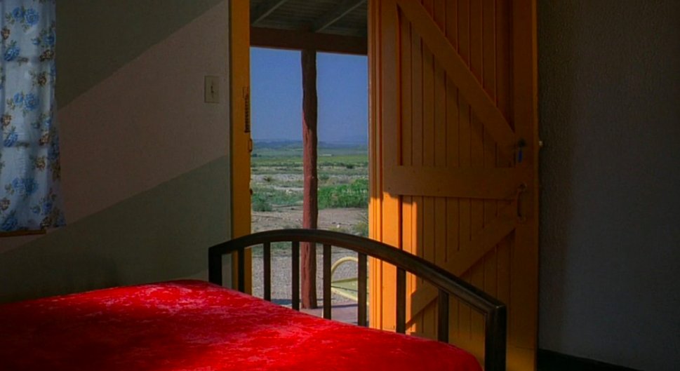 LostInFilm's tweet photo. Empty Spaces in Wim Wenders' 'Paris, Texas’ (1984) https://t.co/9knaLy0r1P