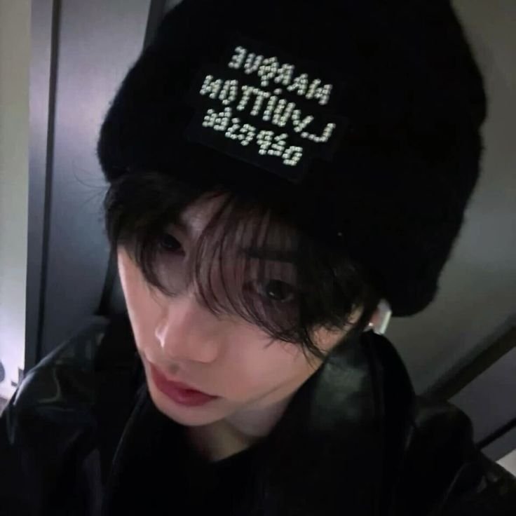mjhtaesan's tweet photo. HOODIE,
a #myungtae | #ddingdongz short filo au where Travis Yuan (ts) is still rocking Jazz Kyrie's (jh) hoodie. https://t.co/hyGytUX0wl