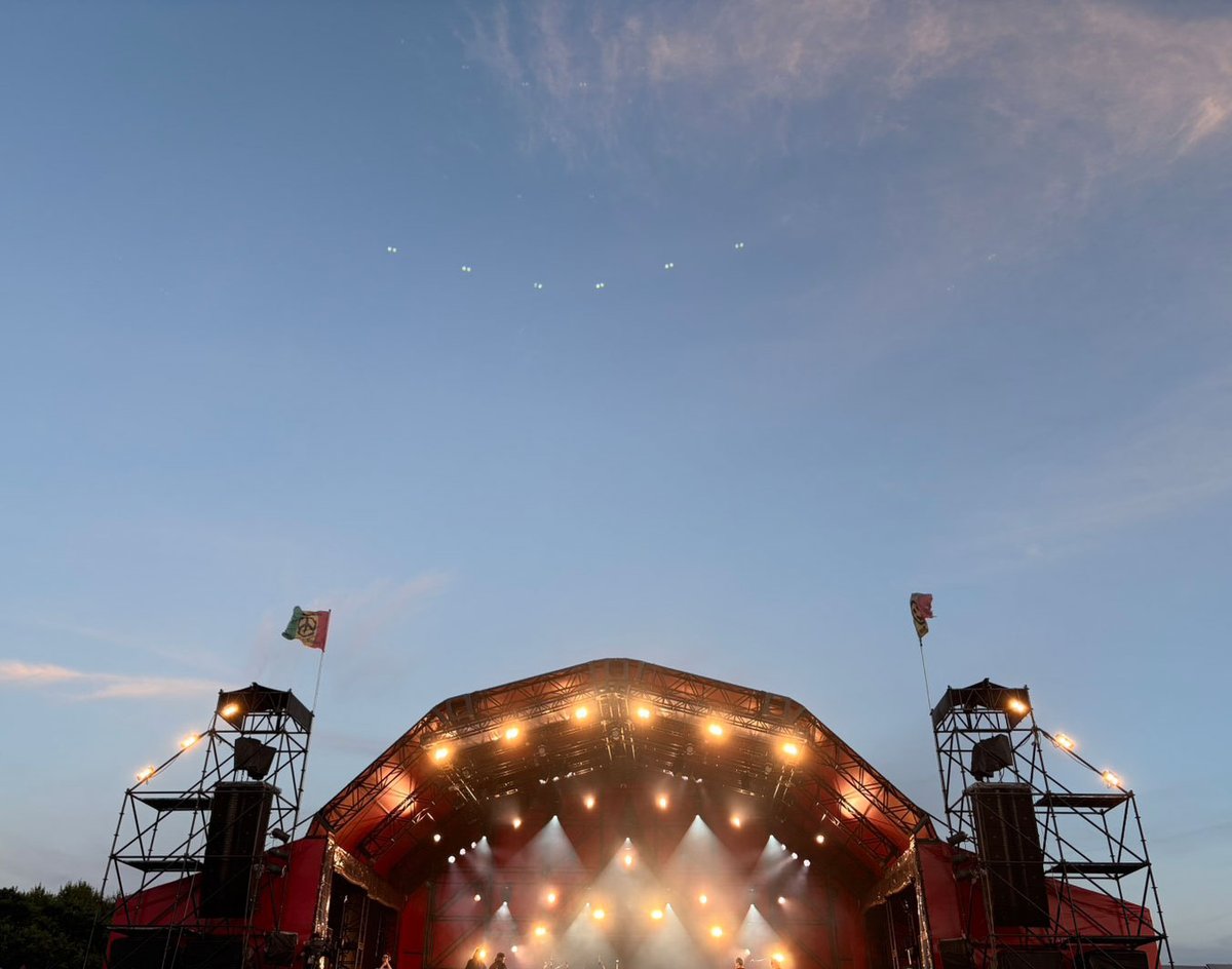 miyamoto_hiroji's tweet photo. 本日8月14日、RISING SUN ROCK FESTIVAL 2026 in EZOに出演いたしました。
2026年夏フェス2本目、夕焼けをのぞみやや涼しい風も吹くなか、圧倒的な、暑い熱いステージでした！ ありがとうございました！

#宮本浩次 https://t.co/57Ggcc8Yc0