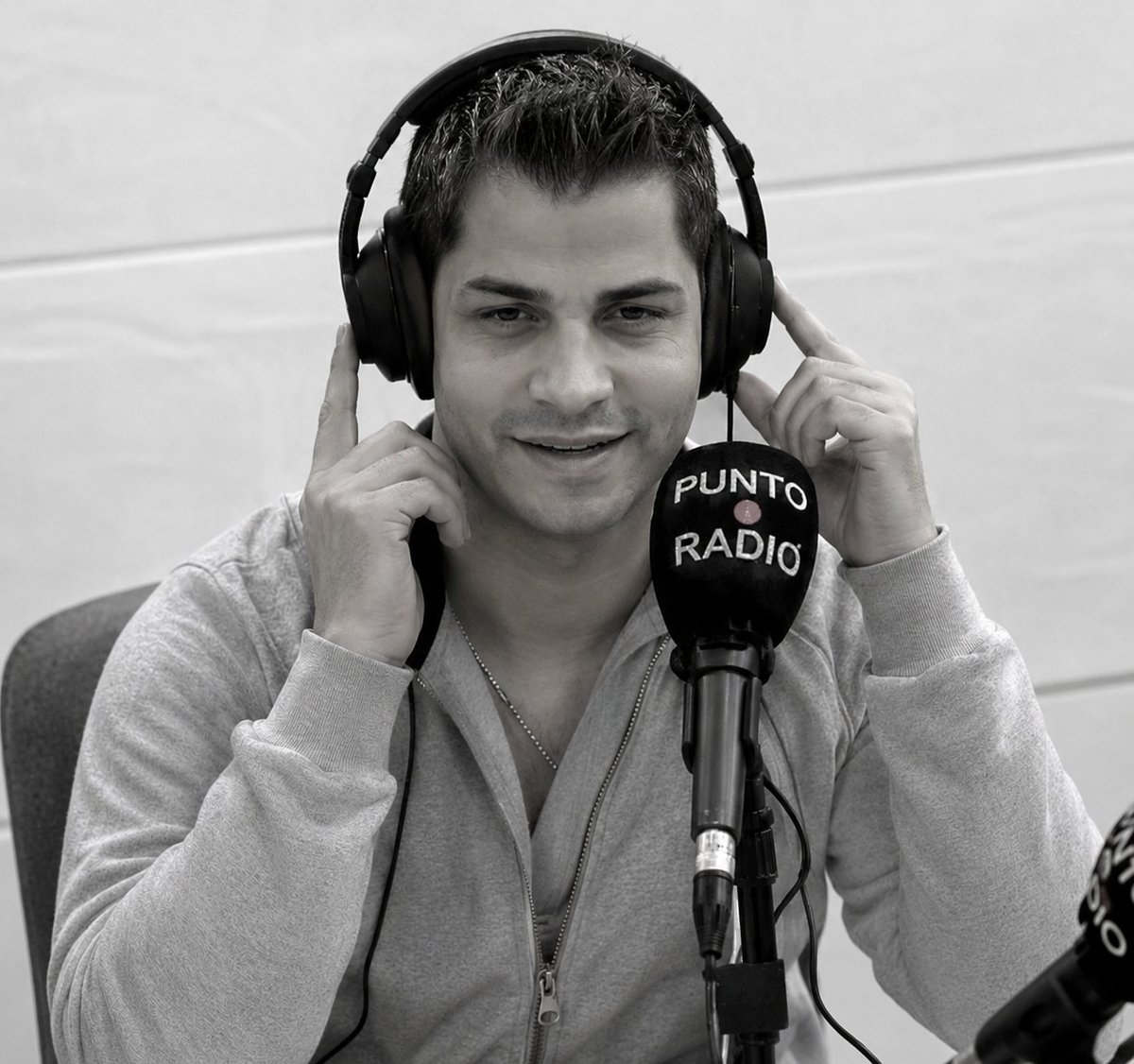 RadioAradLiveRo's tweet photo. ASCULTA RADIO ARAD LIVE:
HTTPS:https://t.co/BriHX9uYD6 https://t.co/mVQIJEAf4Q