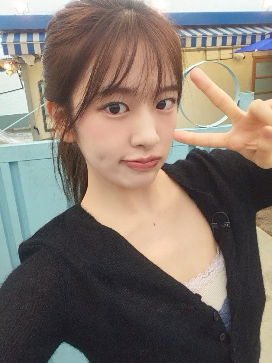 IVEstarship's tweet photo. [📸] 
260814 #우주떡집

#IVE #아이브
#ANYUJIN #안유진 https://t.co/DaX7suitHK