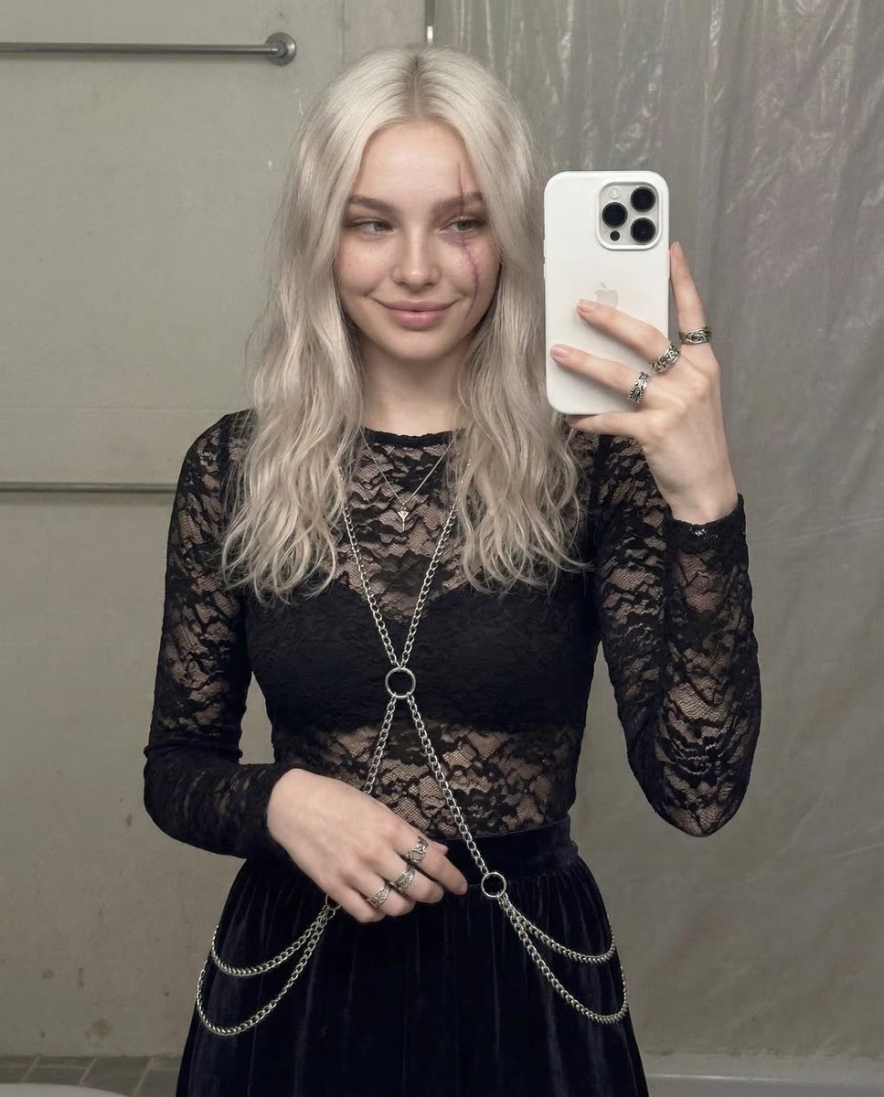 winterthegoth's tweet photo. think i left a piece of my soul in this outfit. https://t.co/PltaJQBGNH