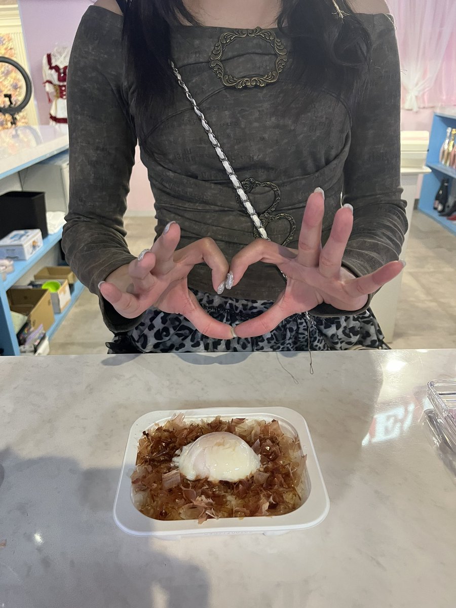 134Hizo's tweet photo. てんこむが改装工事中でめちゃ違和感があったけどてんこむと化したキミきてへ😊お二方お給仕ありがとう😊温玉食べていただきました🍚 https://t.co/uLRb3cRJzj
