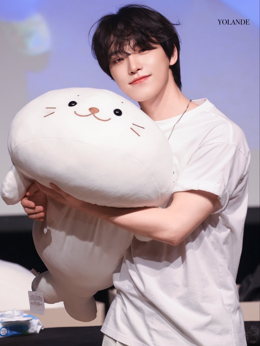 Svt_yolande's tweet photo. 260814 BDM ദി ˉ͈̀ﻌˉ͈́ ა✧
#디노 #DINO #이찬
#세븐틴 #SEVENTEEN https://t.co/W5kf8gTGsO