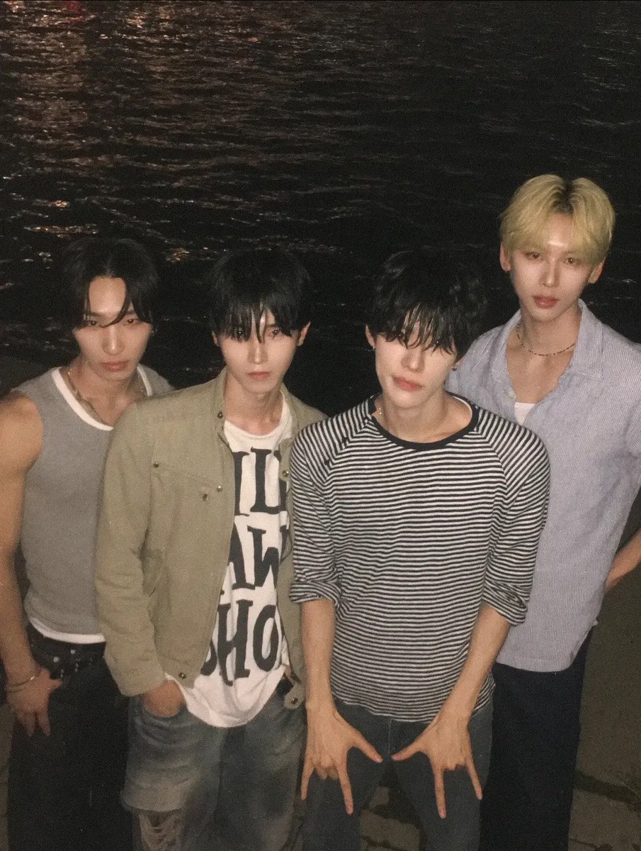 _xzthy's tweet photo. 早く会いたい❤️#오버스 #OVUS https://t.co/BtH15h2imG